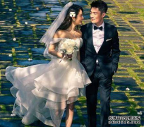 霍建华夫妇出席活动，林心如的肚