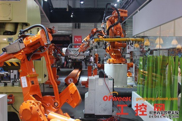招工难、用工贵 浙江豪投五千亿机器换人